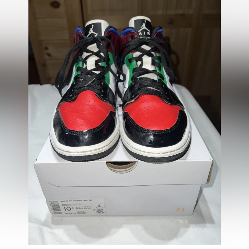 NIKE Air Jordan 1 Mid SE Women’s Size 10.5 Black White Multicolor With Box